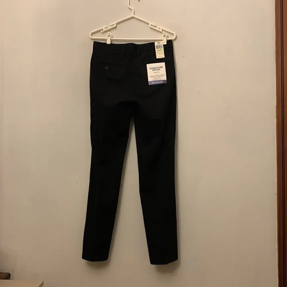 Dockers men black chino pants Slim fit W30 L 32 NWT